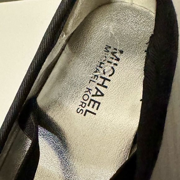 Michael Kors flats w straps, Little girls, baby girls, size 7, black - Picture 2 of 6